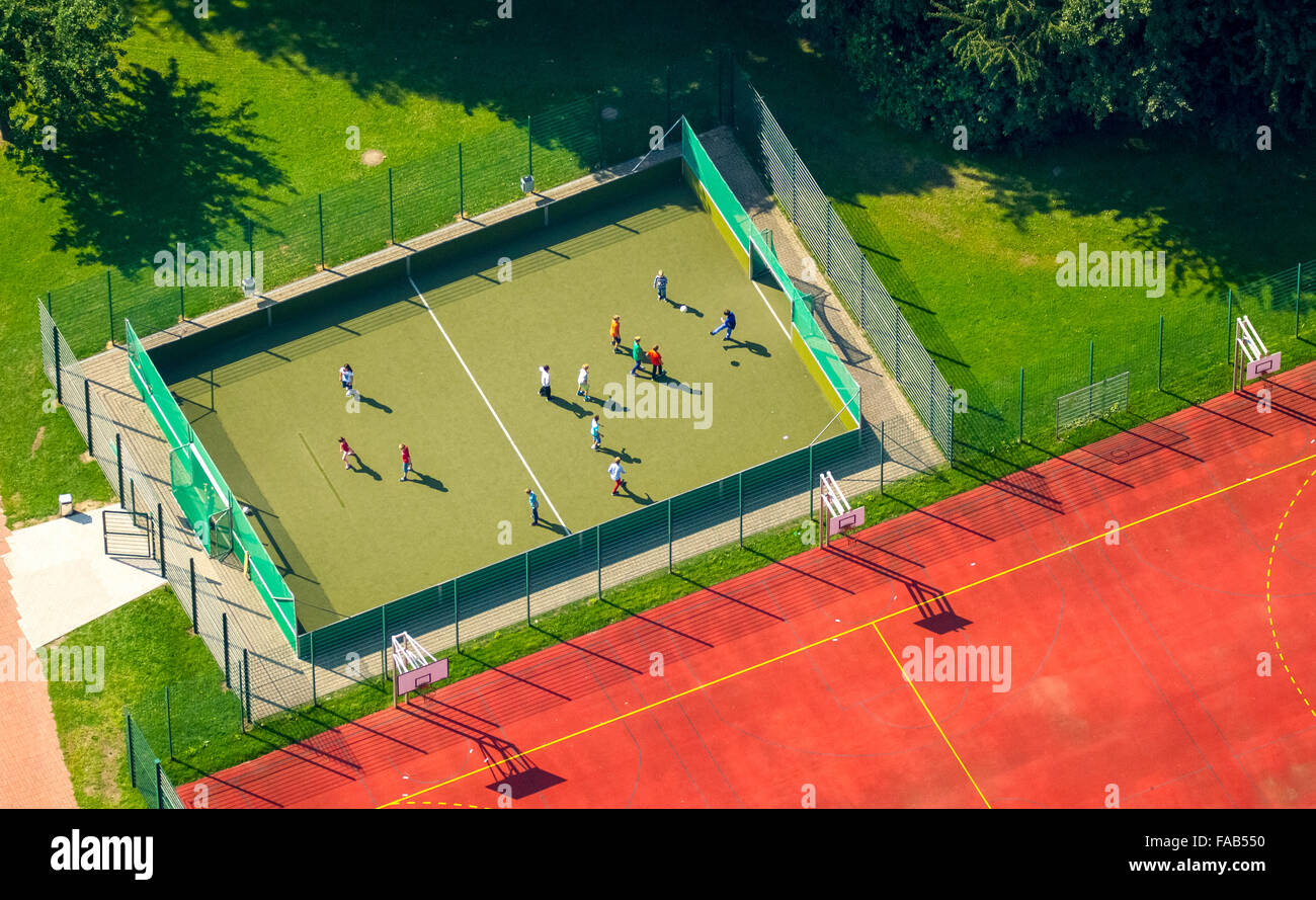 Vue aérienne, l'école Centre North, robe vert handball, sports scolaires, Bünde, à l'Est de la Westphalie, Rhénanie-Palatinat, Banque D'Images