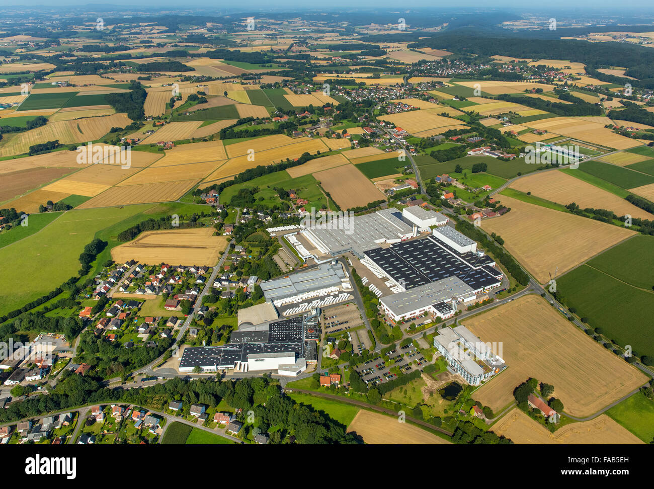 Vue aérienne, Bieren, Häcker Küchen GmbH & Co. KG, Rödinghausen, à l'Est de la Westphalie, Rhénanie-Palatinat, Allemagne, Europe, antenne Banque D'Images