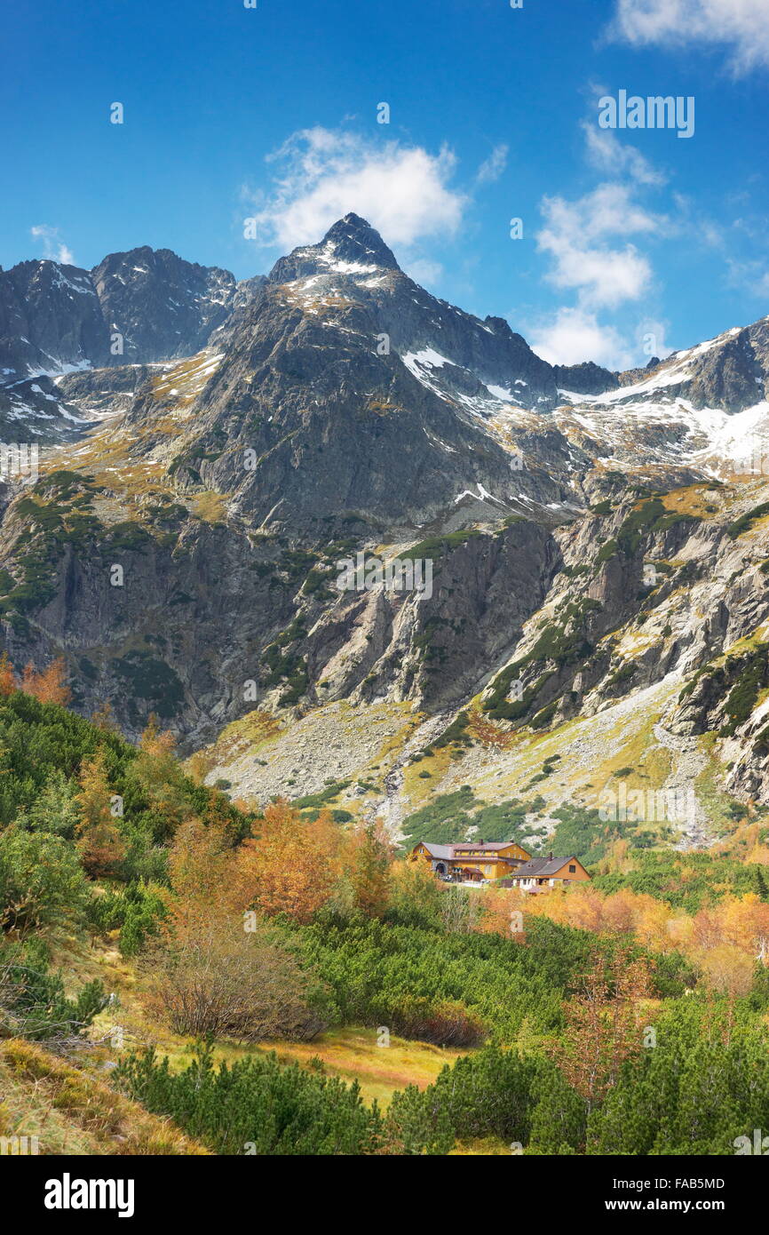 Automne dans la vallée de Kiezmarska, montagnes Tatra, Slovaquie Banque D'Images