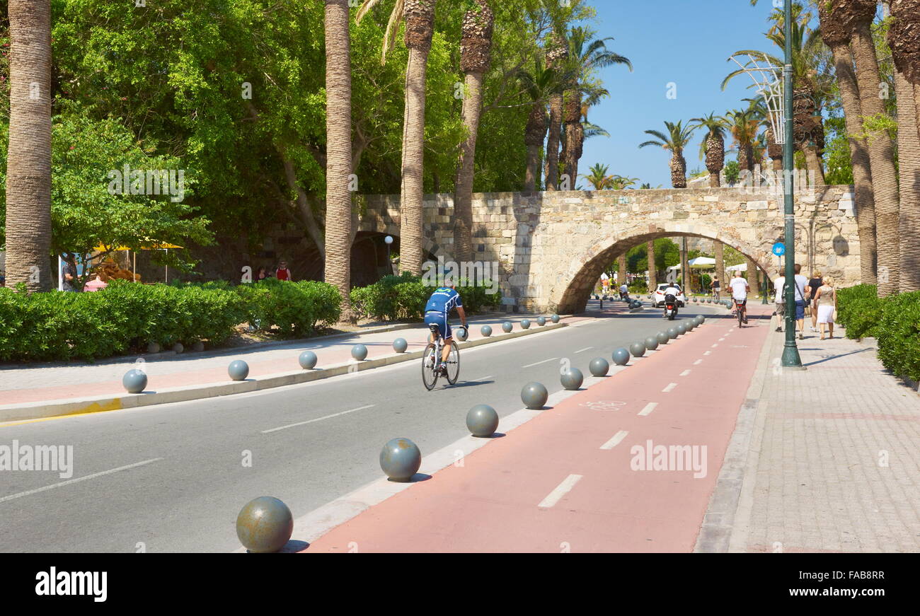 Kos - Dodécanèse, Grèce, pont en pierre menant au château fort en Kos Banque D'Images