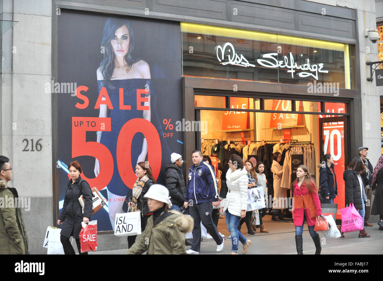 Oxford Circus, Londres, Royaume-Uni. 26 décembre 2015. Les acheteurs visitent le Boxing Day Sales dans le centre de Londres © Matthieu Chattle/Alamy Liv Banque D'Images