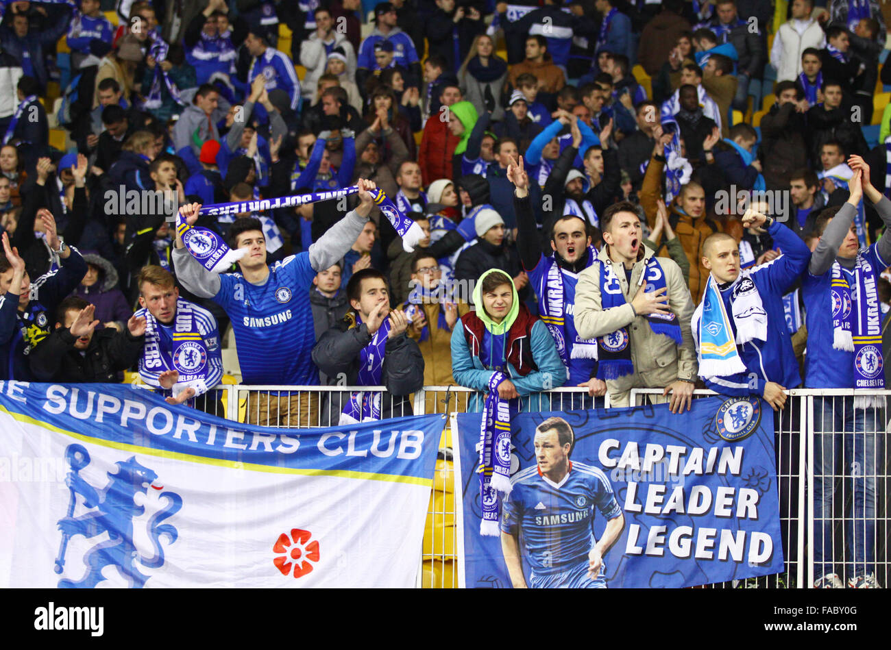 Kiev, UKRAINE - le 20 octobre 2015 : FC Chelsea supporters montrer leur soutien pendant l'UEFA Champions League match contre FC Dynamo K Banque D'Images