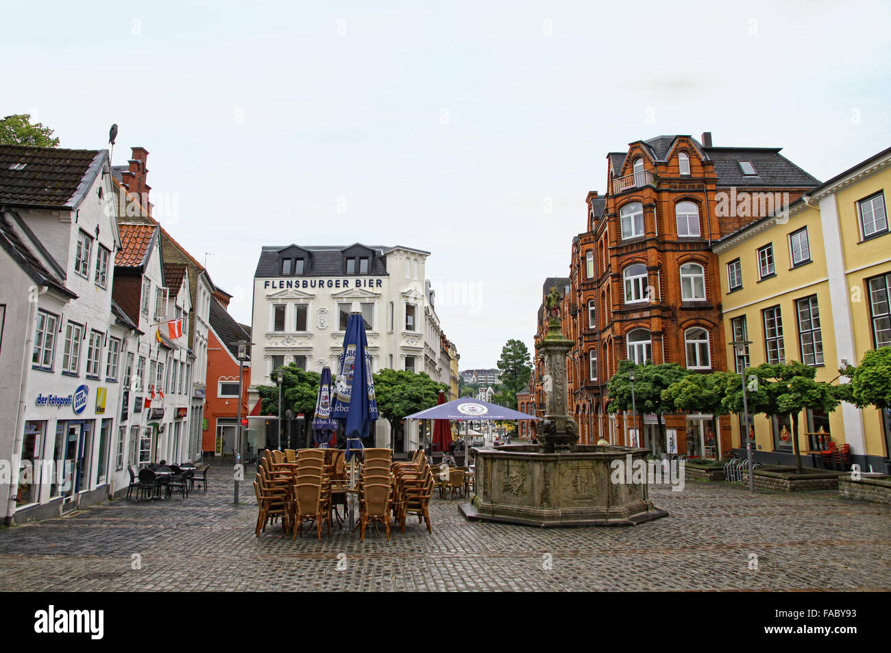 FLENSBURG, Allemagne - le 29 juillet 2012 : Square dans le centre de Flensburg, Allemagne. Ville située dans le nord du Schleswig-Holstein et de l'état est la 3ème plus grande en région Après Kiel et Lübeck Banque D'Images