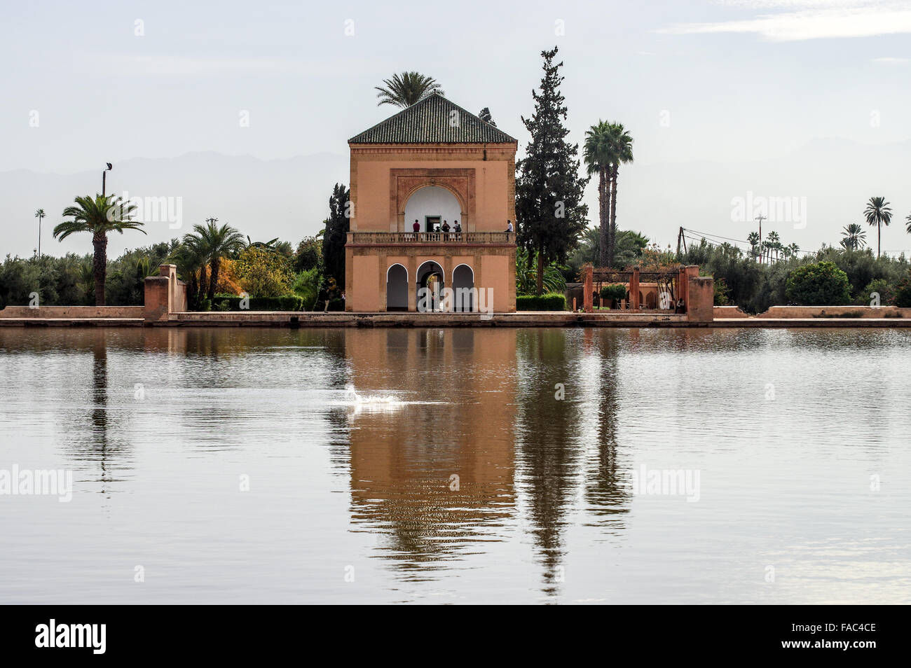 Jardins de la menara maroc Banque de photographies et d’images à haute ...