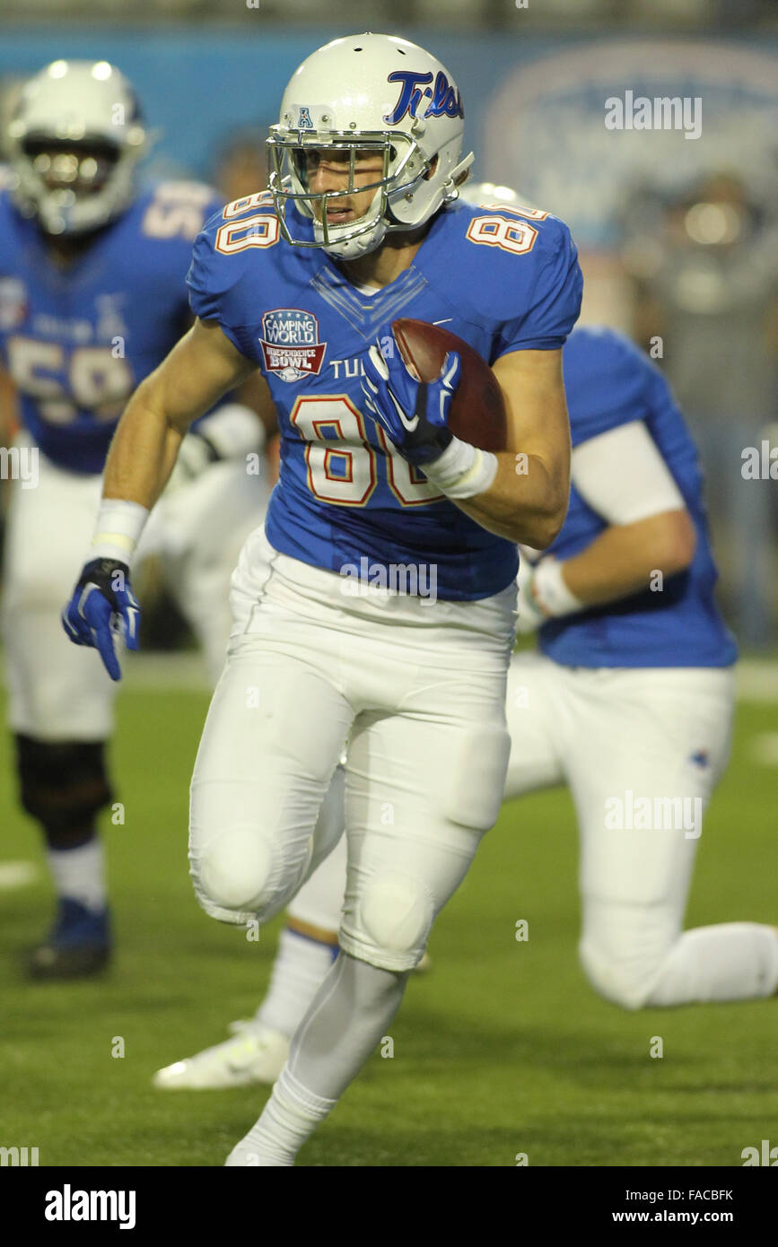 Shreveport, LA, USA. Dec 26, 2015. 26 décembre 2015 : Tulsa WR Conner Floyd à courir après le transfert dans le 1er trimestre de l'indépendance du monde Bol à Stade de l'indépendance à Shreveport, en Louisiane. Justin Manning/ESW/CSM/Alamy Live News Banque D'Images