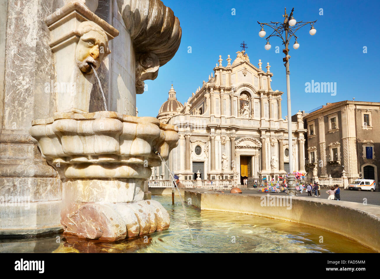 Catania - Fontaine de l'éléphant et de la cathédrale de Sant Agata, Sicile, Italie Banque D'Images