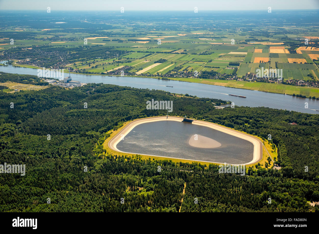 Vue aérienne, barrage, Geesthacht Energy Park, dans la région de Geesthacht de stockage par pompage de l'Elbe à Geesthacht, nuclear power plant Krümmel Banque D'Images Vue aérienne, barrage, Geesthacht Energy Park, dans la région de Geesthacht de stockage par pompage de l'Elbe à Geesthacht, nuclear power plant Krümmel Banque D'Images