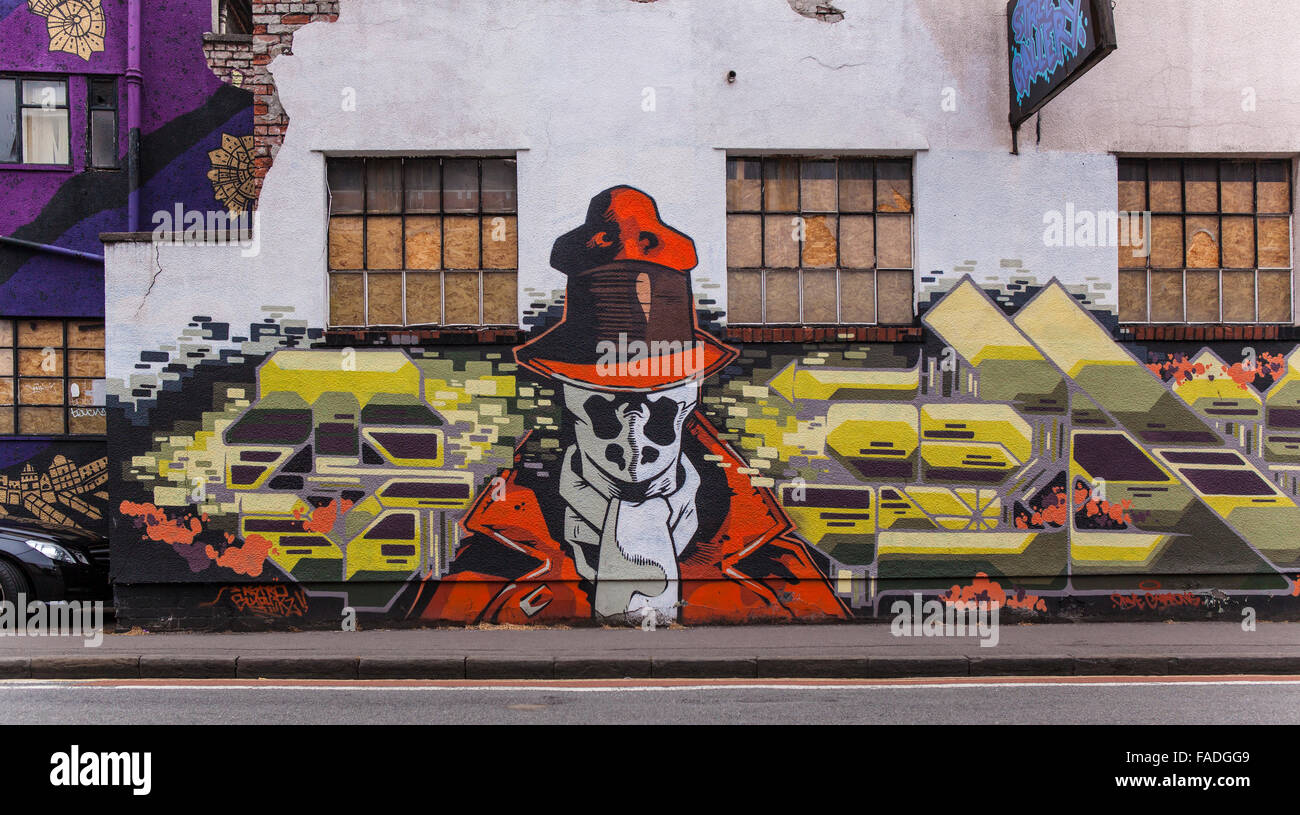 Un mur avec des graffitis colorés à Bristol Banque D'Images