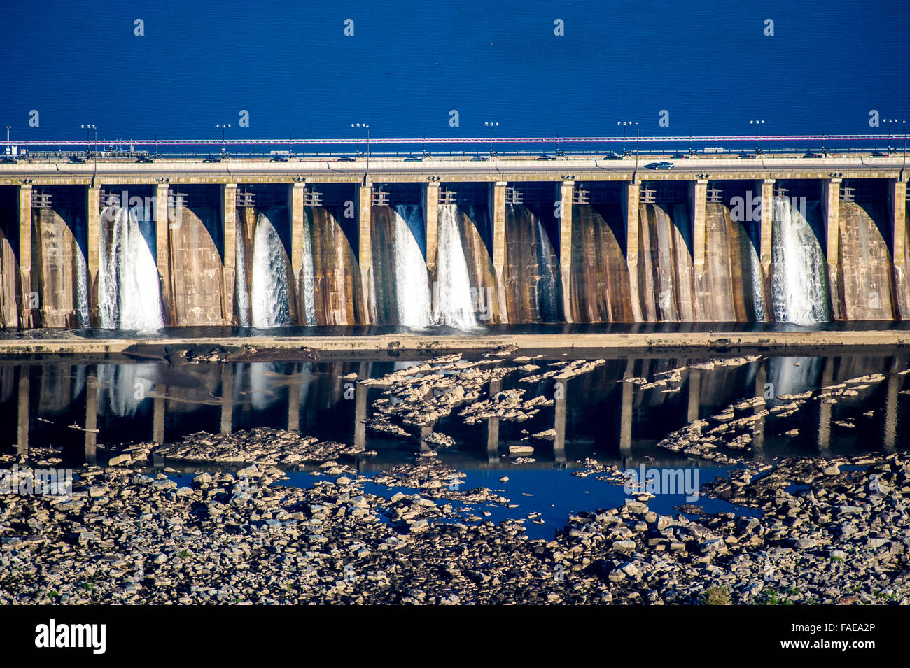 Vue aérienne d'un barrage dans la rivière Susquehanna dans le Maryland. Banque D'Images