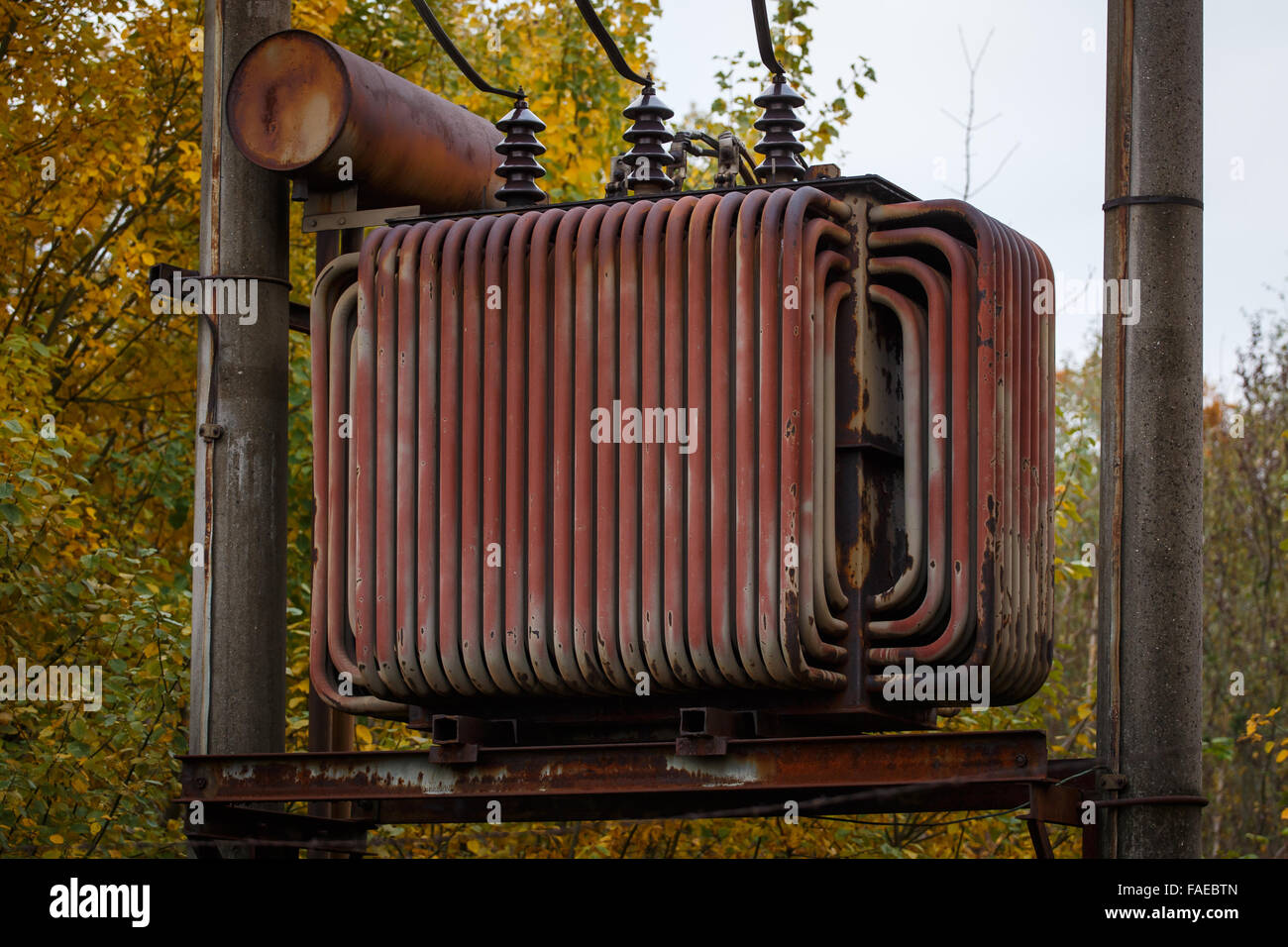 Ancien transformateur électrique Banque D'Images