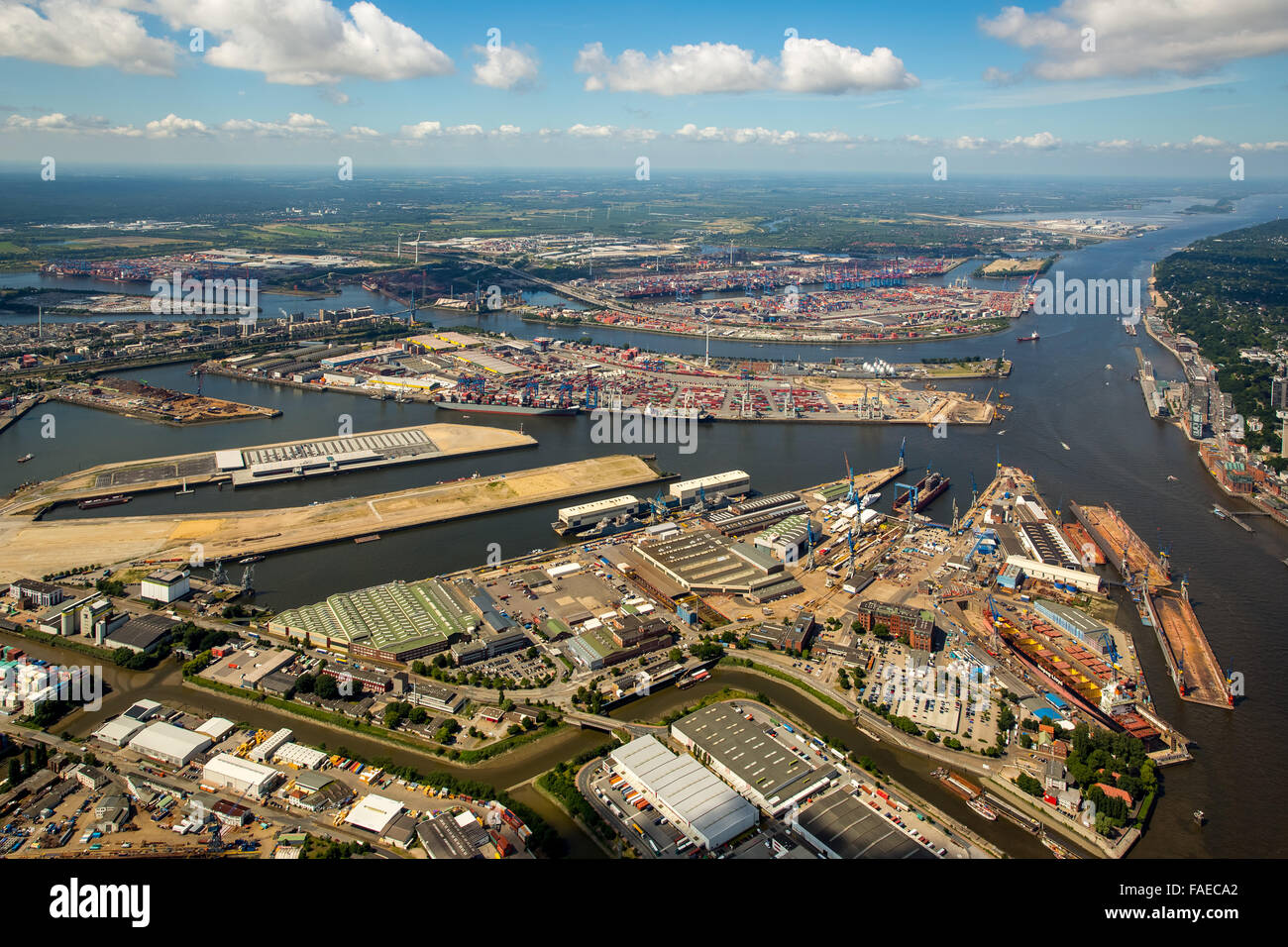 Vue aérienne, cales sèches du chantier naval Blohm  + Voss de Hambourg, le port de Hambourg, Elbe, Hambourg, ville libre et hanséatique de Hambourg, Banque D'Images