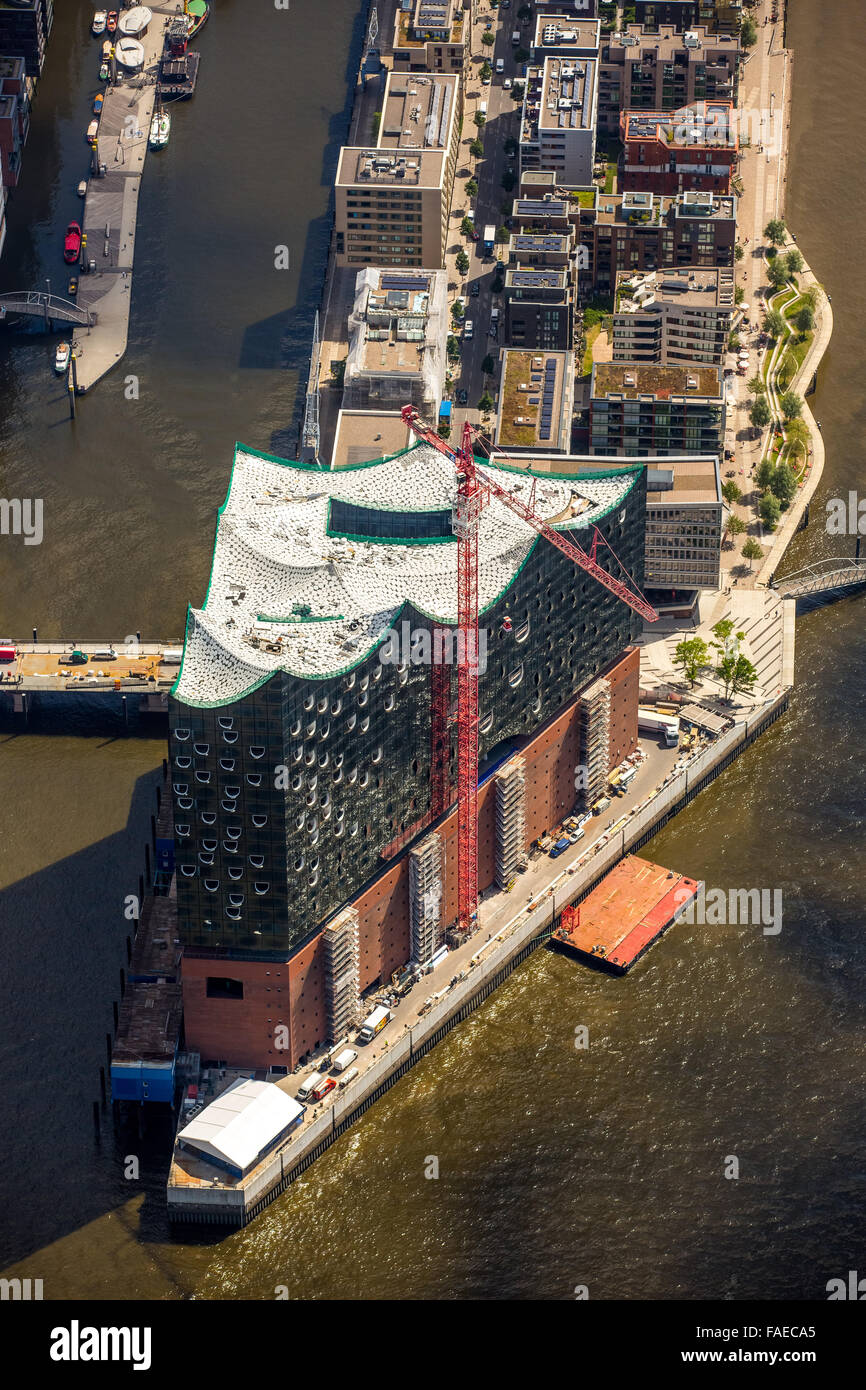 Vue aérienne de la construction du toit, de l'Elbe Philharmonic Hall, HafenCity avec Elbphilharmonie, Speicherstadt, Patrimoine Mondial Banque D'Images