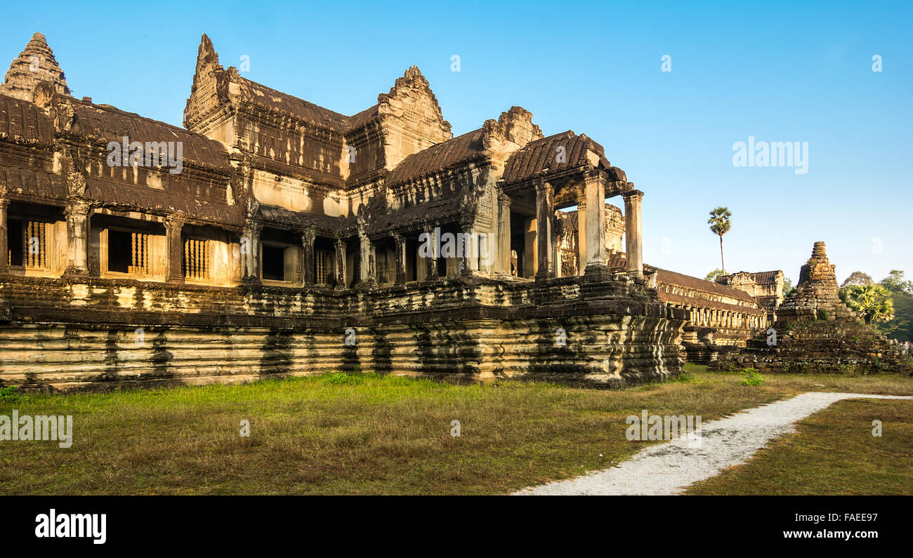 Angkor Wat a été d'abord un Hindou,puis par la suite, un temple bouddhiste au Cambodge et le plus grand dans le religieux monum. wor Banque D'Images