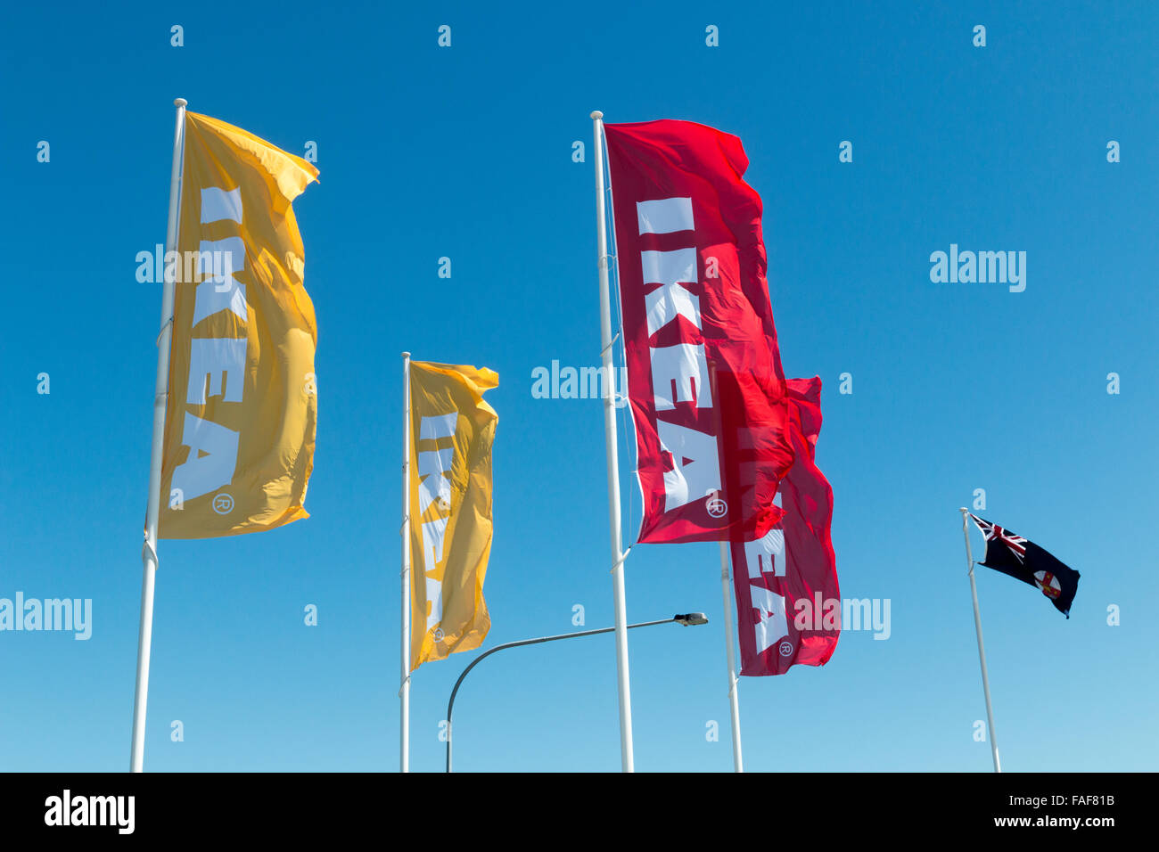 Bannières ikea et drapeau australien au magasin de meubles IKEA à Rhodes shopping centre à Sydney, Nouvelle-Galles du Sud, Australie Banque D'Images