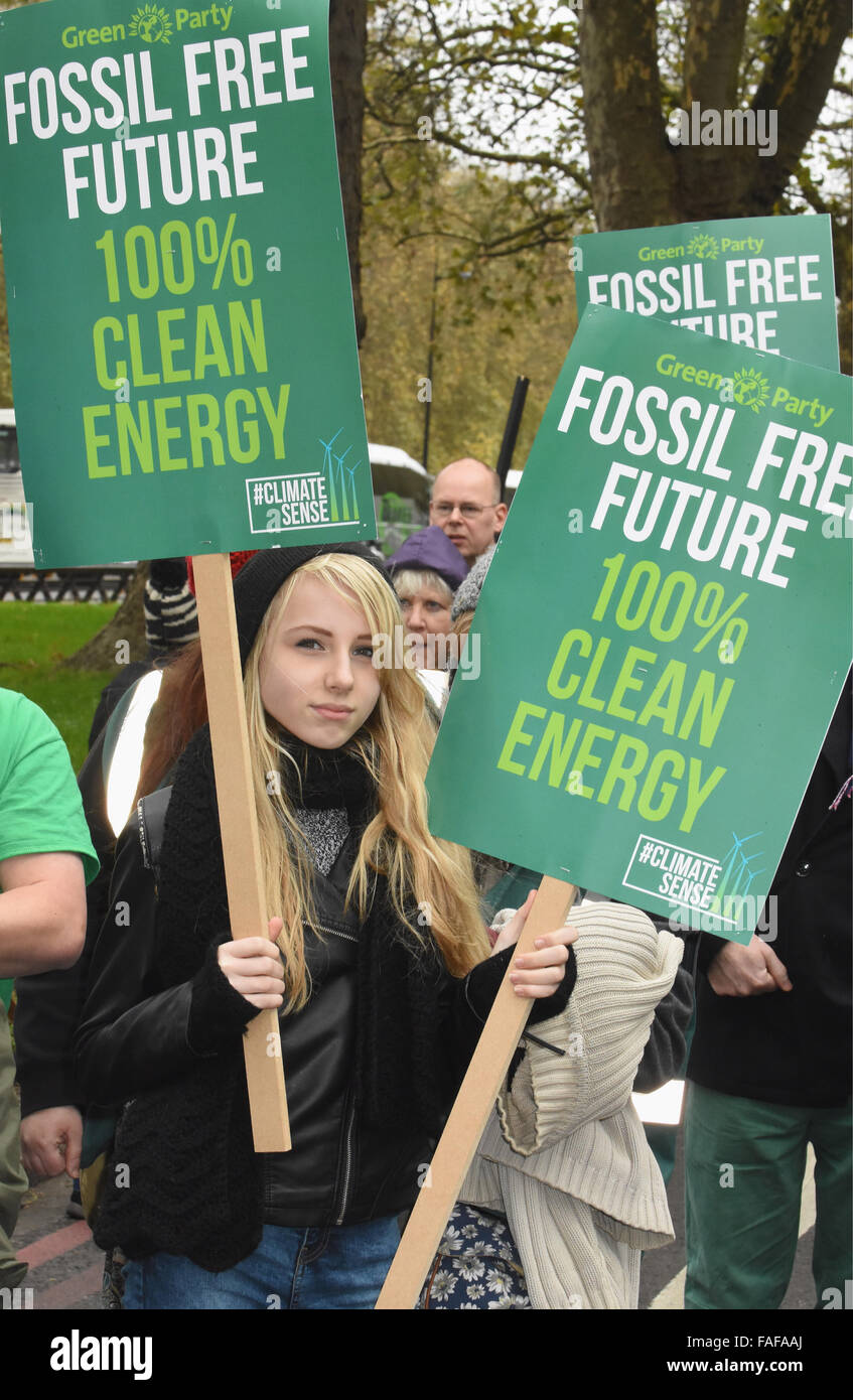 Fossil Free Avenir ,la Marche pour le climat, la justice et l'emploi, Park Lane, London UK 29.11.2015 Banque D'Images