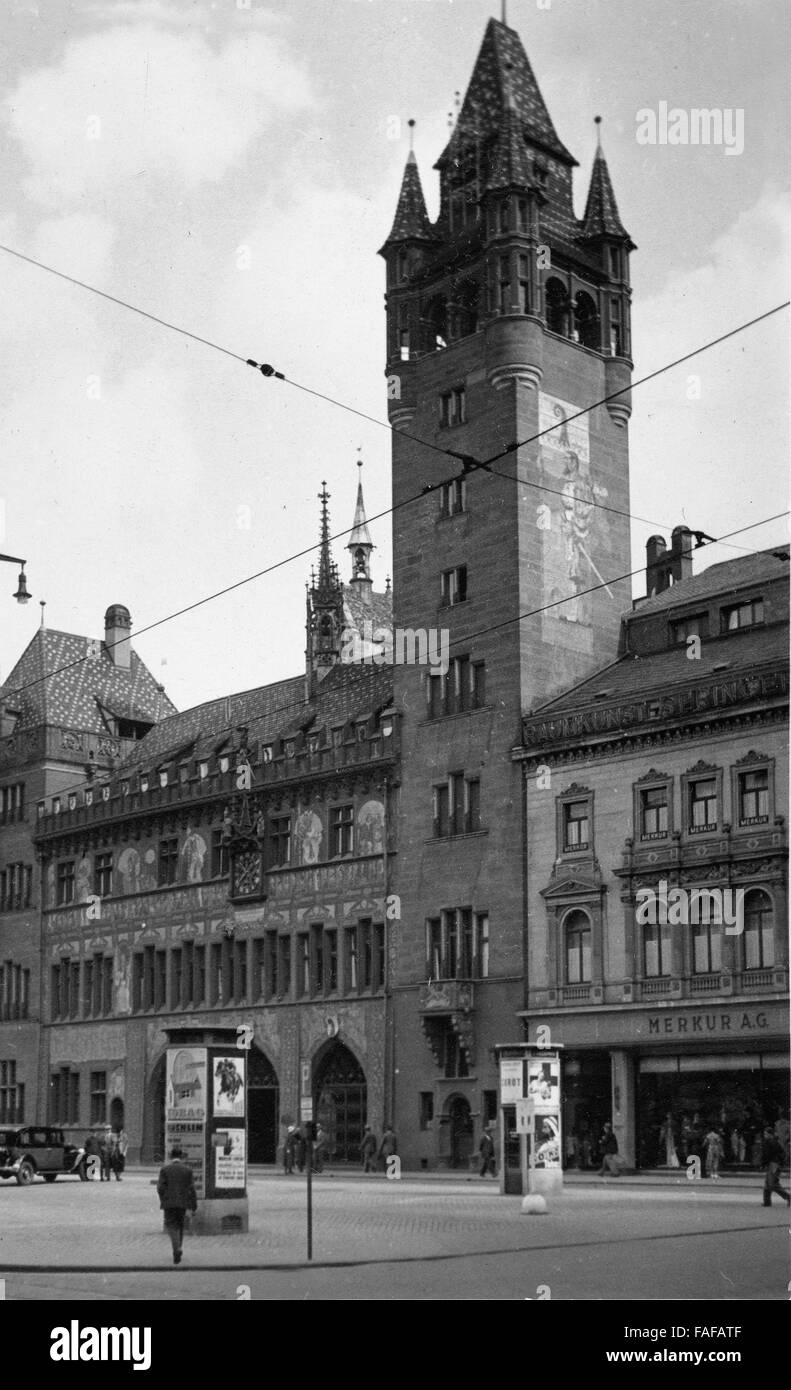 Das Rathaus im Stadtkern von Basel, Schweiz 1930er Jahre. L'hôtel de ville de Bâle, Suisse 1930. Banque D'Images