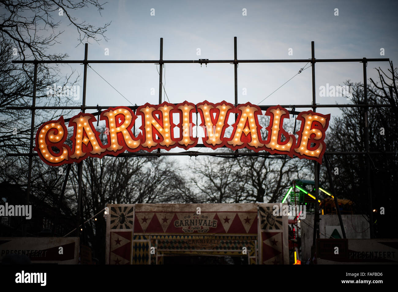 La Haye, aux Pays-Bas. 28 Dec, 2015. Carnivale Carnivale (Den Haag) à La Haye (Pays-Bas). La 5ème édition de ce traditionnel et rétro Carnivale viennent à la vie à La Haye portant à la ville une atmosphère traditionnelle et merveilleux, pour tous les publics. Credit : Romy Arroyo Fernandez/Alamy Live News. Banque D'Images