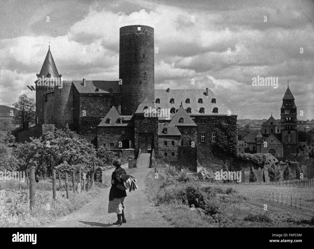 Die Genovevaburg en Mayen in der Vulkaneifel Deutschland 1920er Jahre. Château Genovevaburg à Mayen dans la région de l'Eifel, en Allemagne des années 20. Banque D'Images