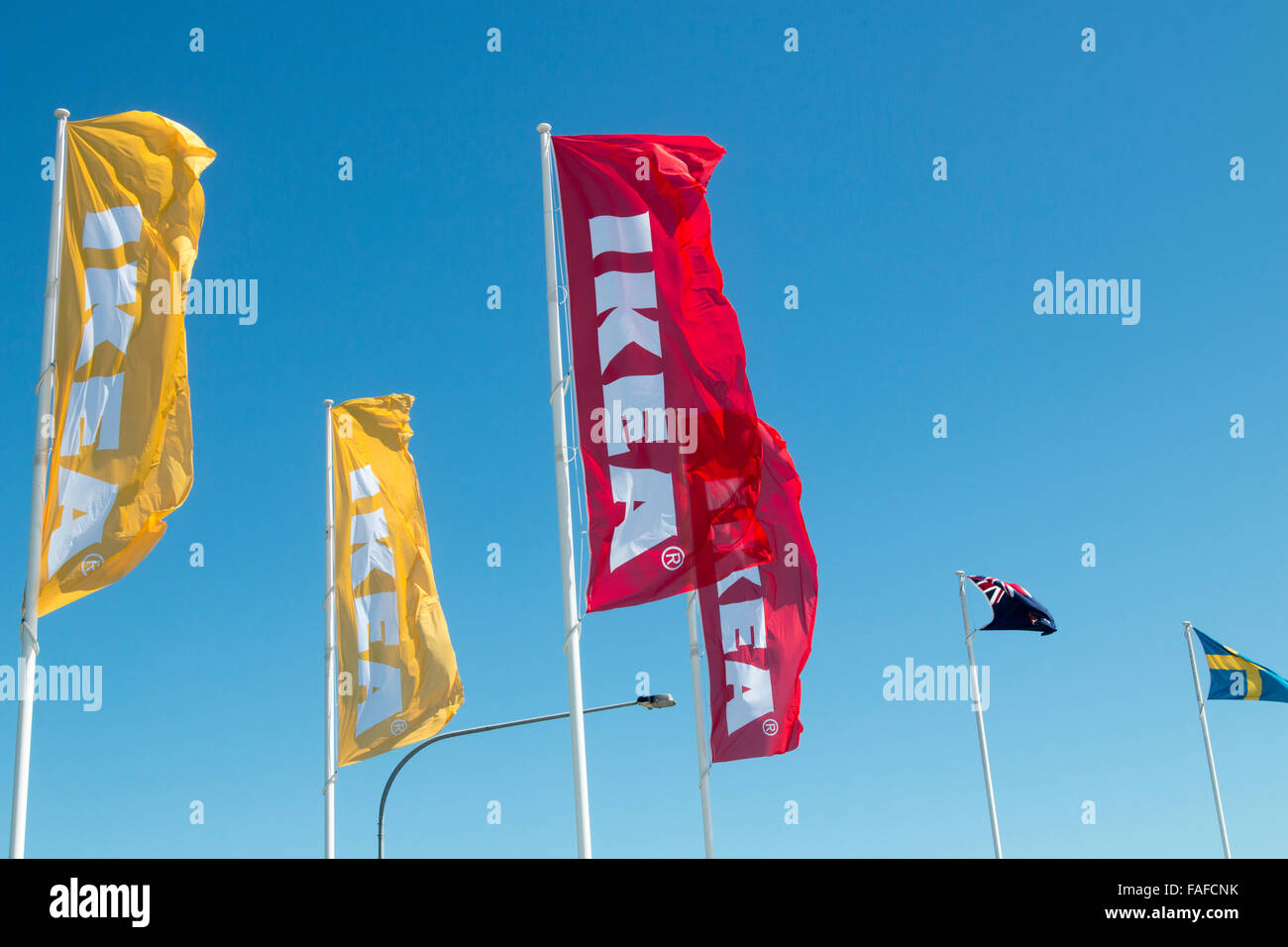 Bannières et ikea Australie Suède drapeau en magasin de meubles IKEA à Rhodes shopping centre à Sydney, Nouvelle-Galles du Sud, Australie Banque D'Images
