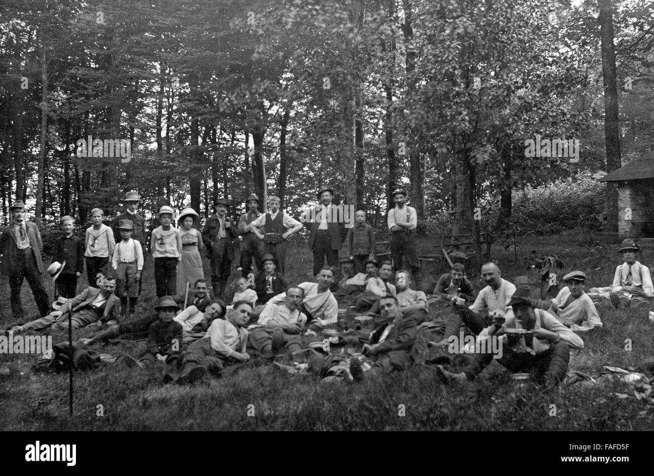 Gruppe der Naturfreunde Cöln treffen die Abteilung der Naturfreunde à Trèves, Deutschland 1910er Jahre. Groupe d'Naturfreunde Coeln rencontrez l'unité de Trèves, Allemagne 1910. Banque D'Images