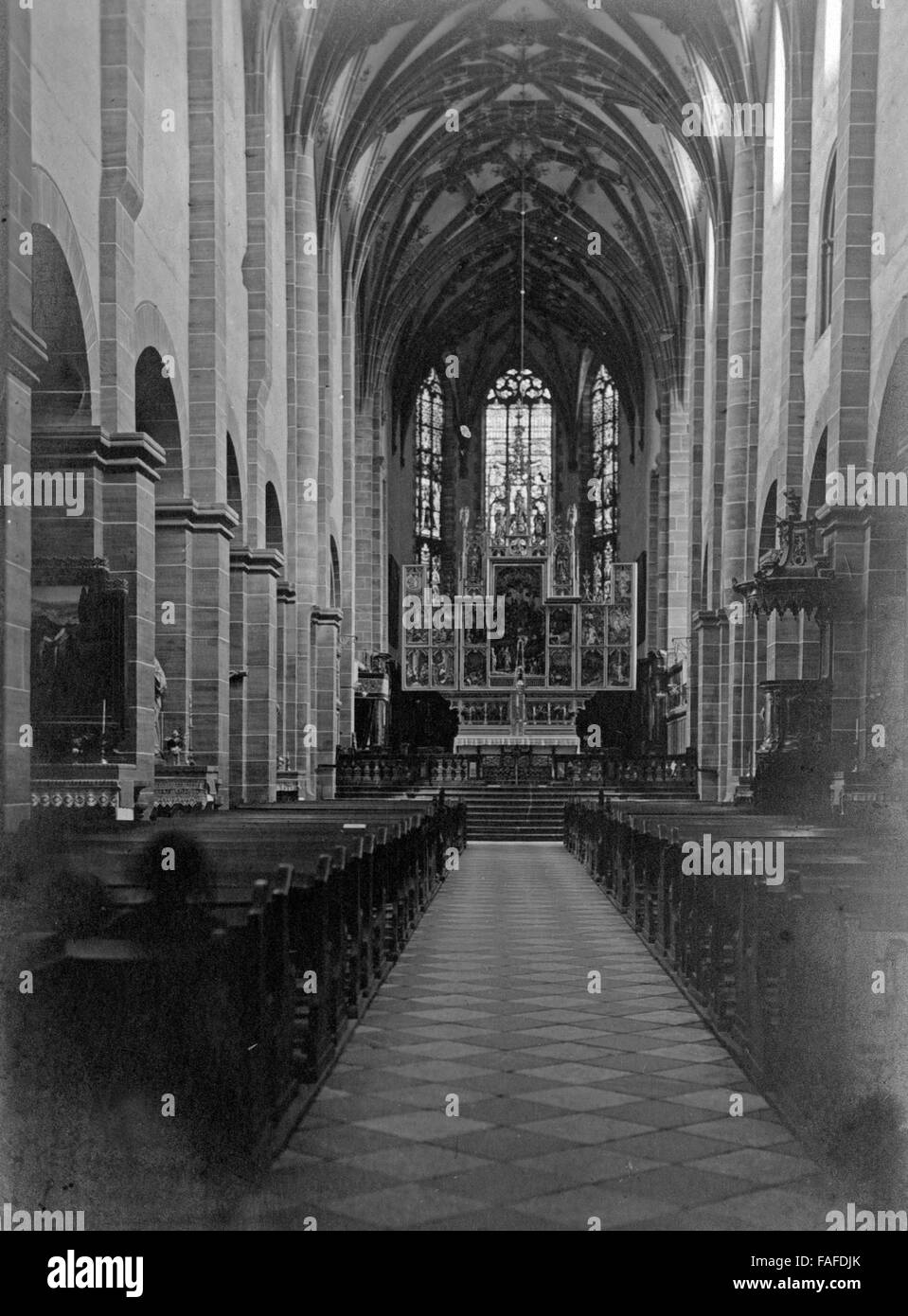 Im Inneren der Benediktinerabtei Saint Matthias à Trèves, Deutschland 1930 er Jahre. L'intérieur abbaye bénédictine Saint Matthias à Trier, Allemagne 1930. Banque D'Images