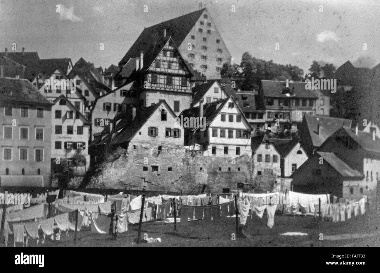 Ferienfahrt durch fränkische Städte in den 1920er Jahren, hier : Waschtag de Schwäbisch Hall Banque D'Images