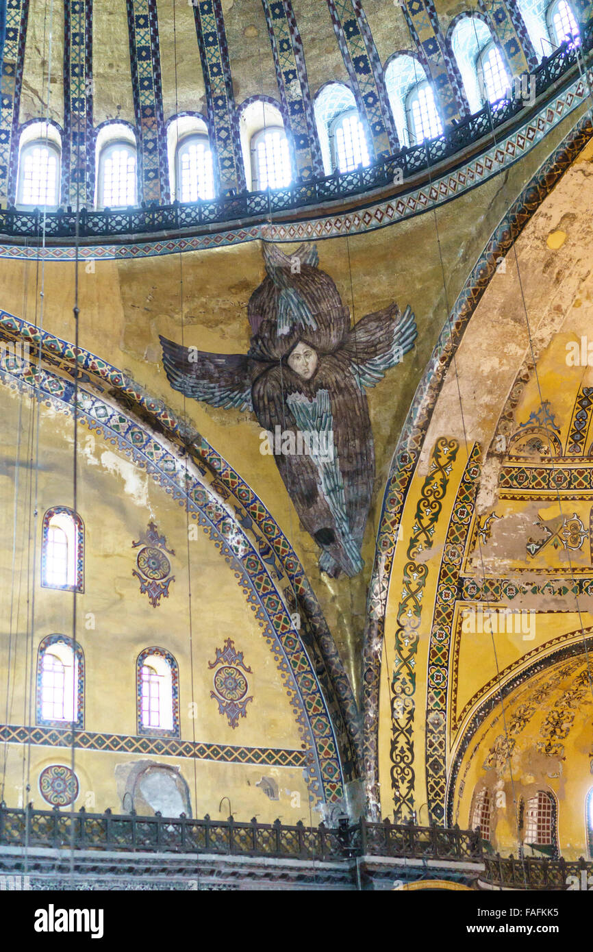 Voyage Turquie - Istanbul. La basilique Sainte-Sophie ou la mosquée Ayasofia (église). Fresque de l'ange byzantin. Banque D'Images