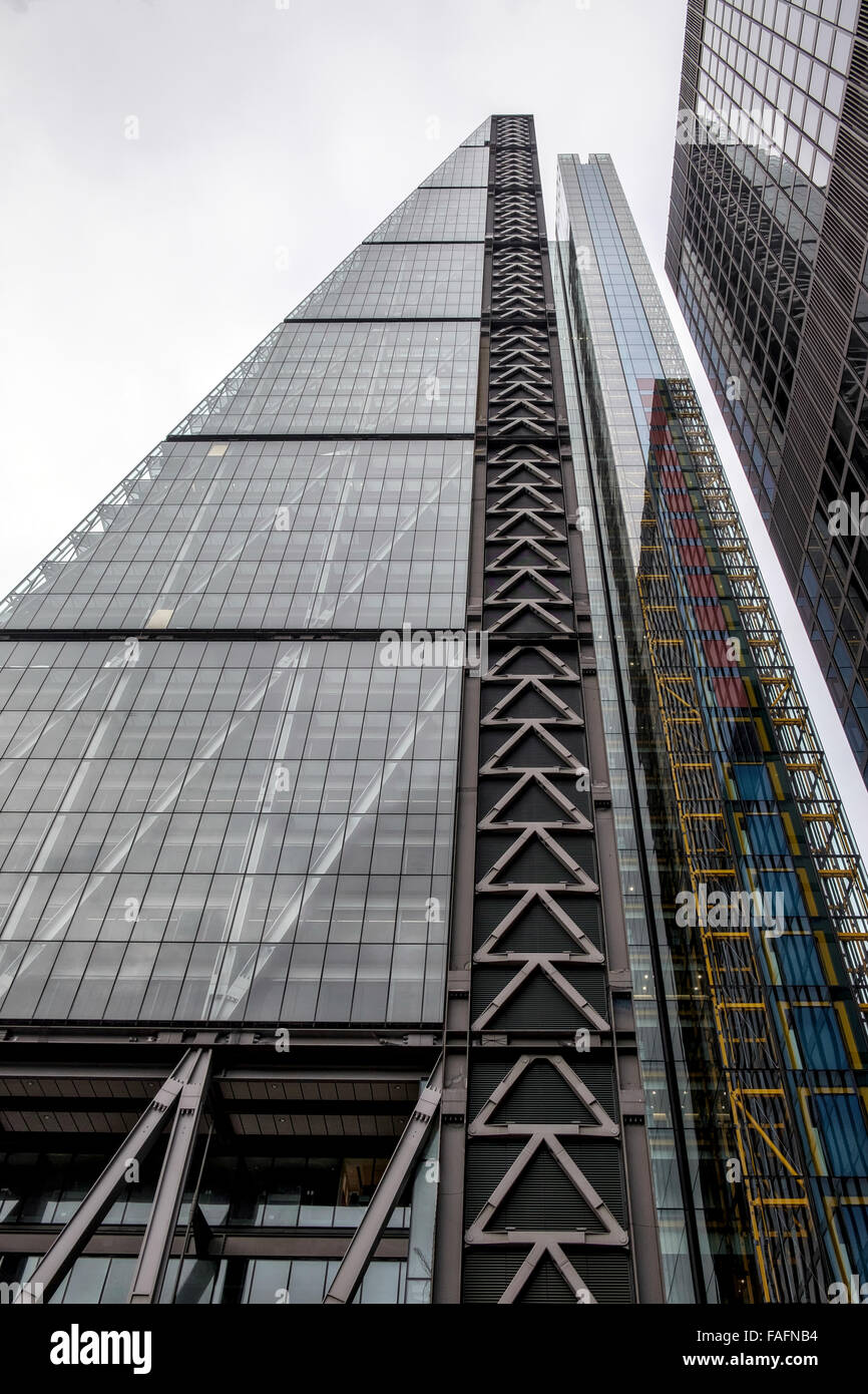 Vue sur le Leadenhall Building affectueusement connu sous le Cheesegrater Banque D'Images