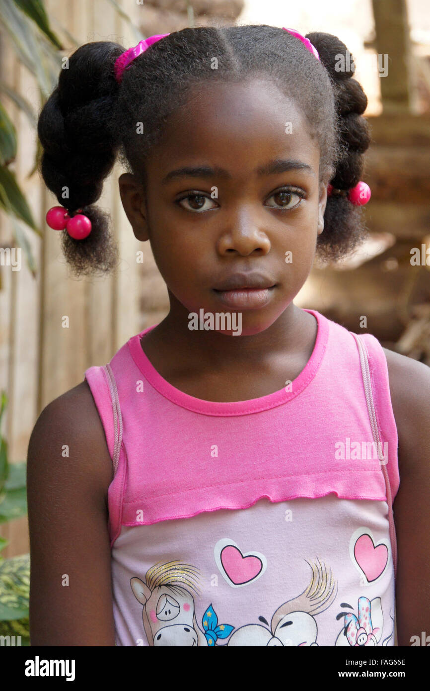 Belle Petite Fille Noire Dans La Region De Pinar Del Rio Cuba Photo Stock Alamy