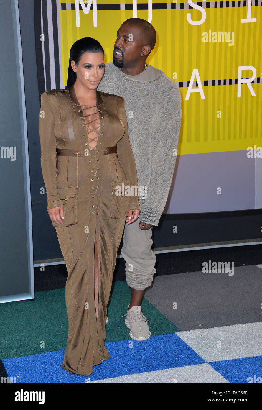 LOS ANGELES, CA - le 30 août 2015 : Kim Kardashian et Kanye West au MTV Video Music Awards 2015 au Théâtre La Microsoft Live. Banque D'Images