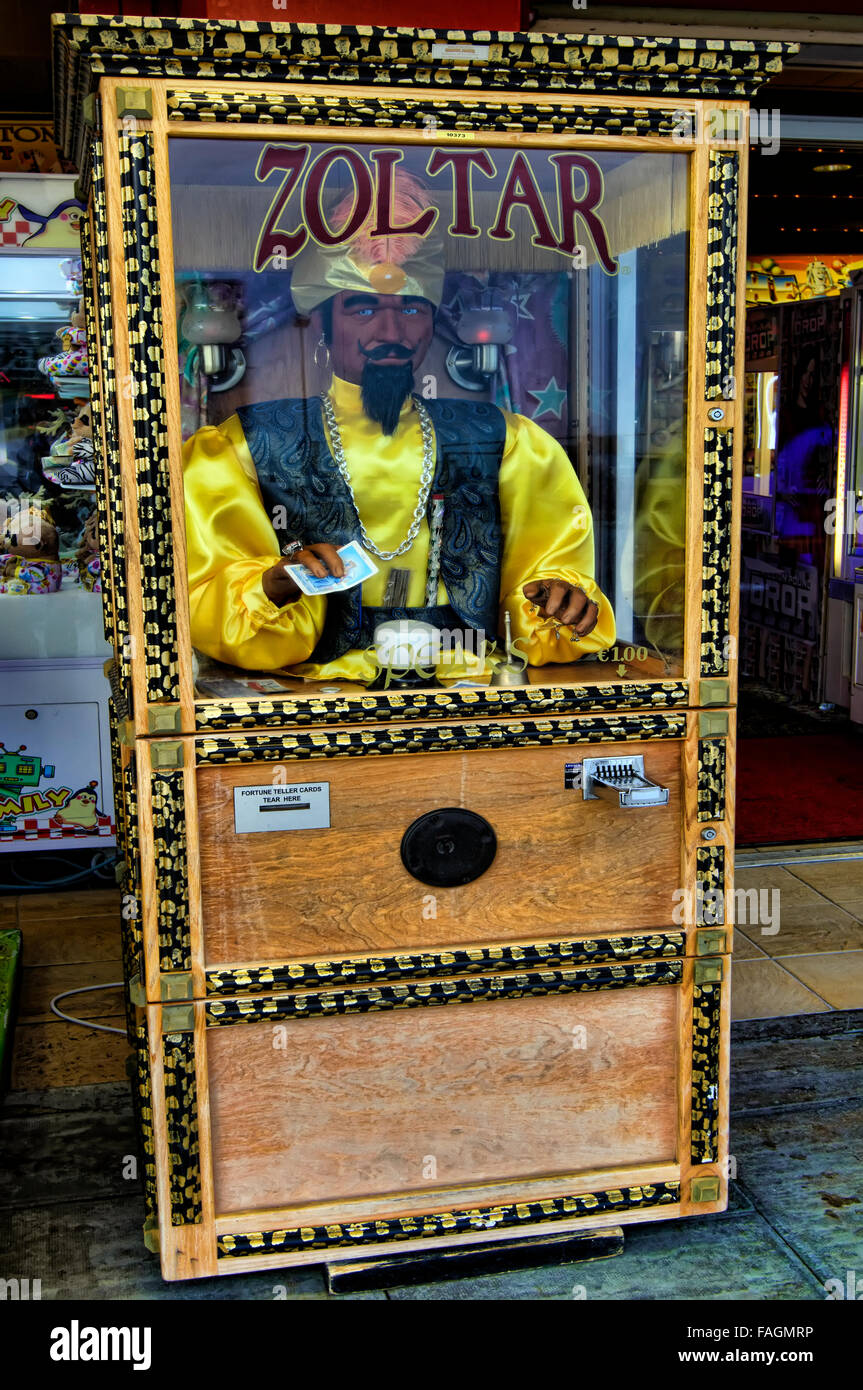 Coin operated amusement arcade fortune teller machine, à Hastings, East Sussex, Royaume-Uni. Banque D'Images