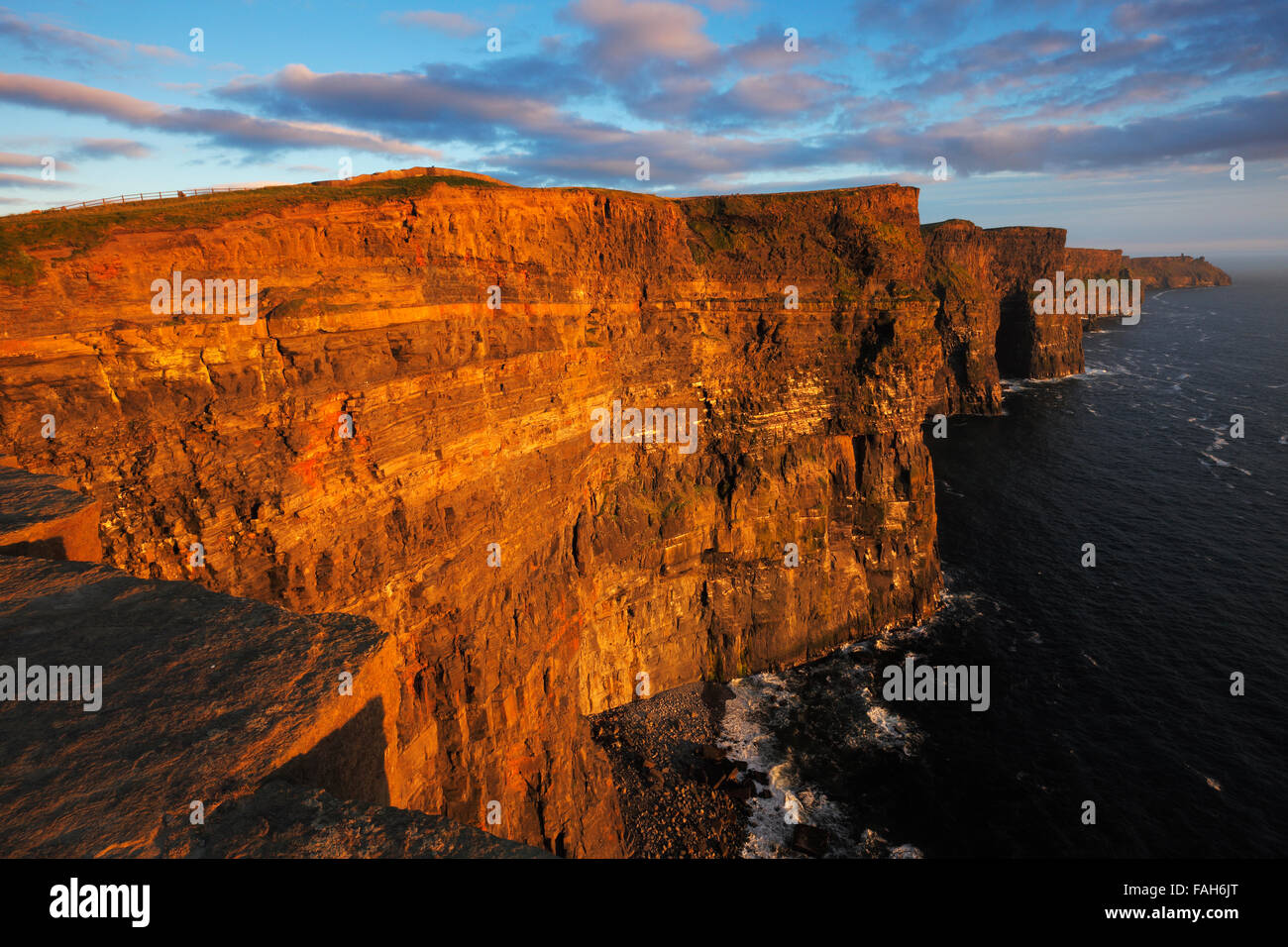 Les falaises de Moher près de Doolin et Liscannor, dans le comté de Clare, Irlande Banque D'Images