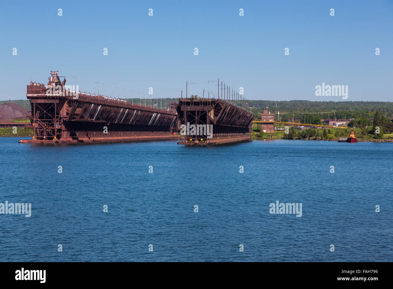 Les quais de minerai de fer à deux ports sur la rive nord du lac Supérieur au Minnesota Banque D'Images
