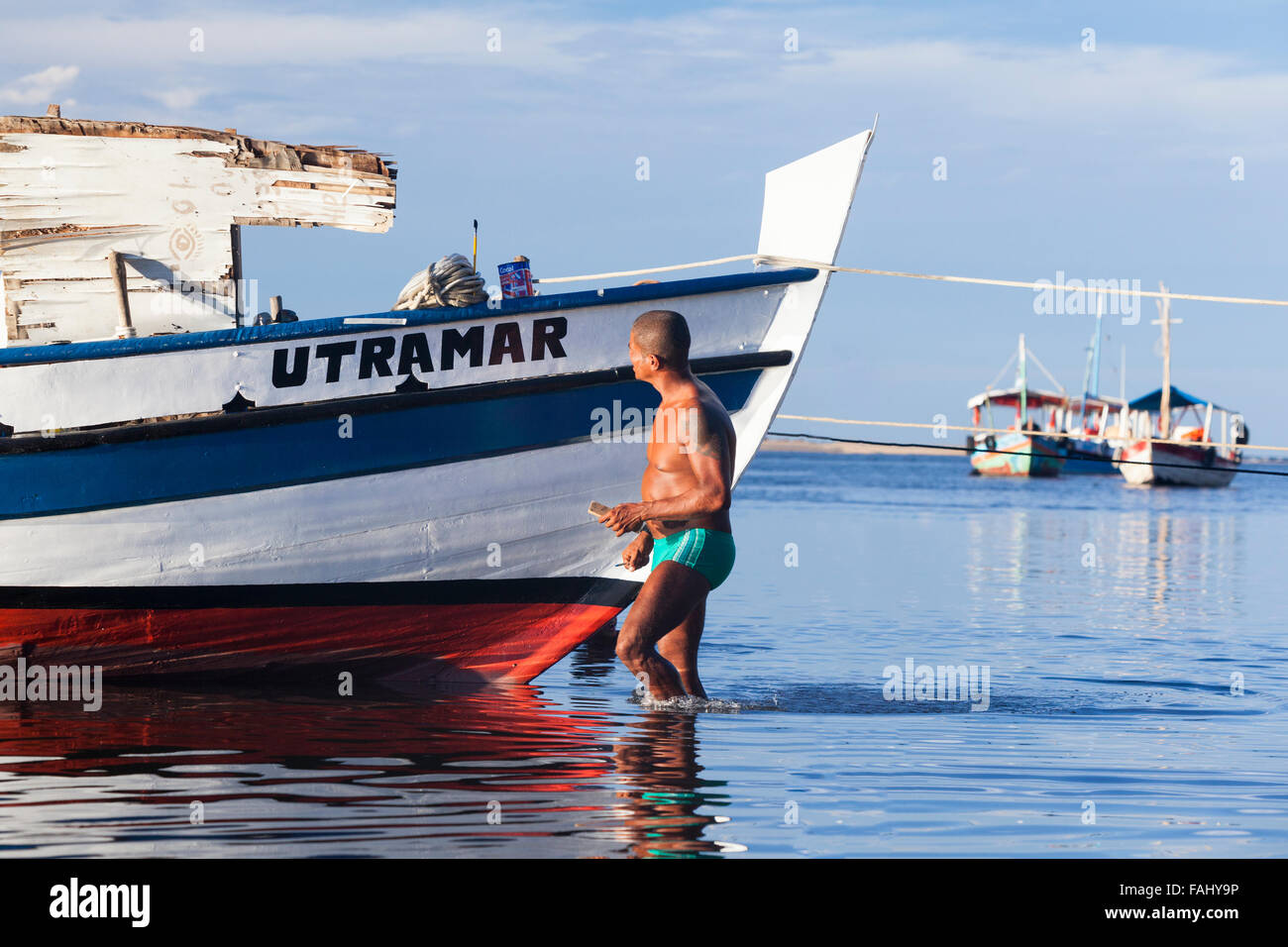 Peinture Dun Pêcheur Dans Son Bateau Boipeba Au Brésil Banque D