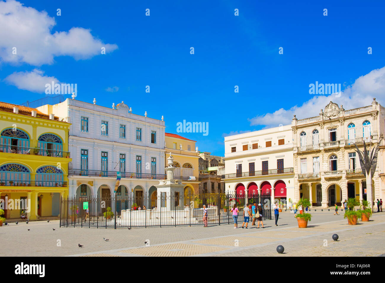 Plaza Vieja dans la Vieille Havane, Cuba Banque D'Images