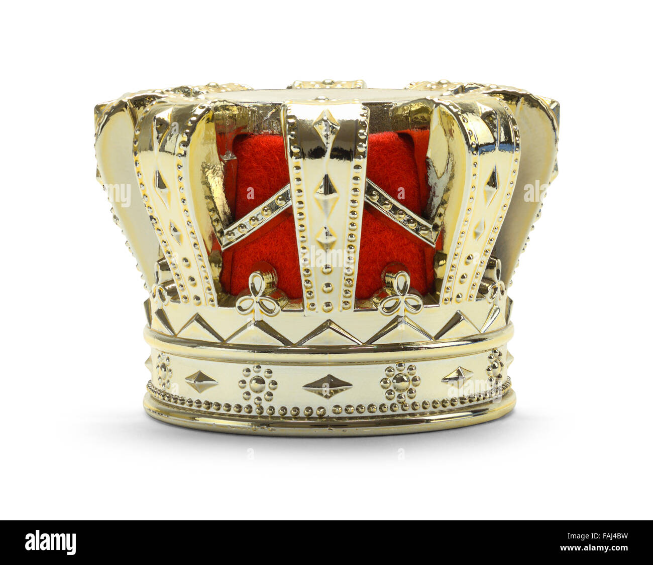 La couronne des rois de l'or avec feutre rouge isolé sur fond blanc. Banque D'Images
