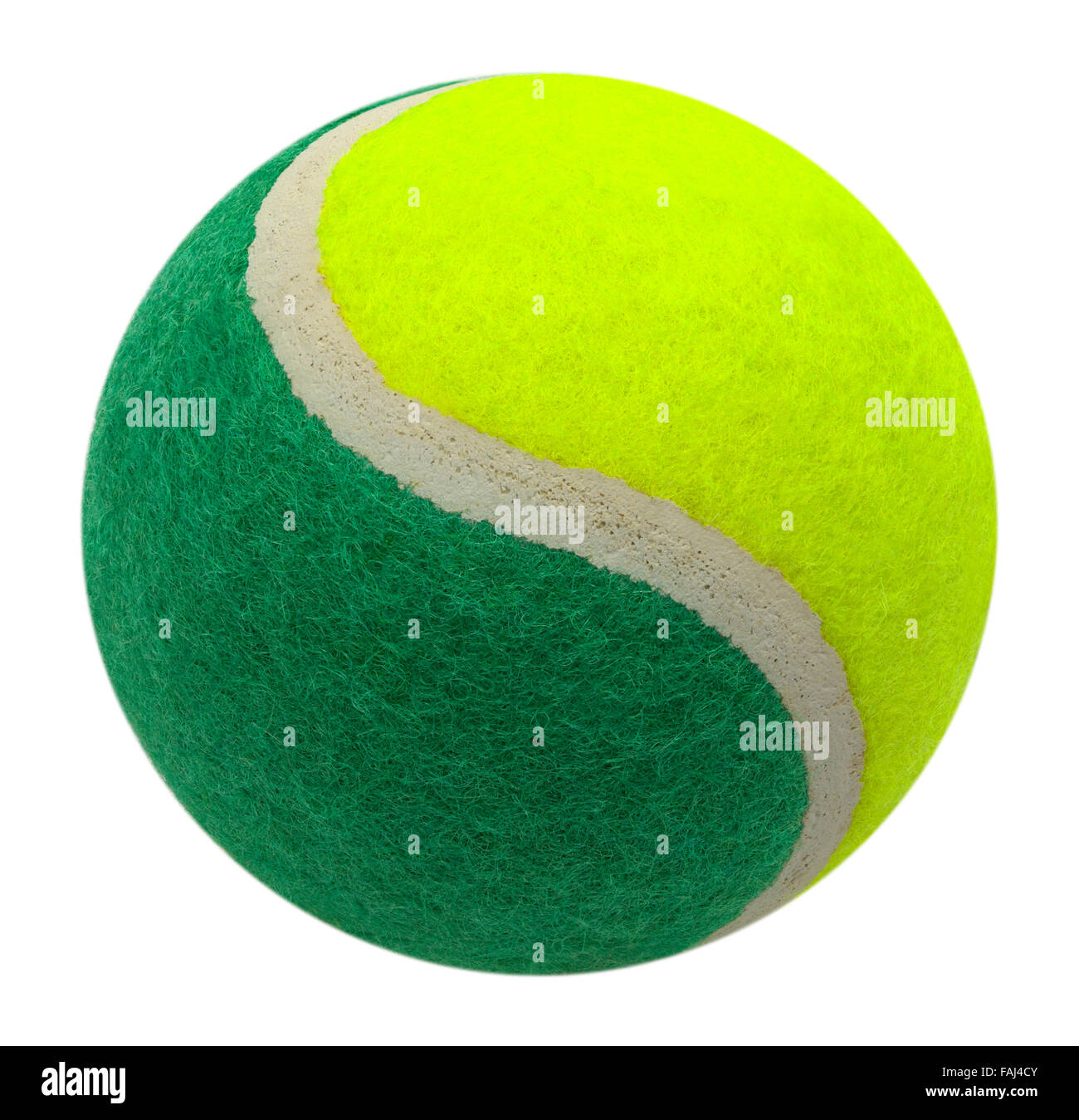 Bicolore Vert et Jaune Balle de Tennis isolé sur un fond blanc. Banque D'Images