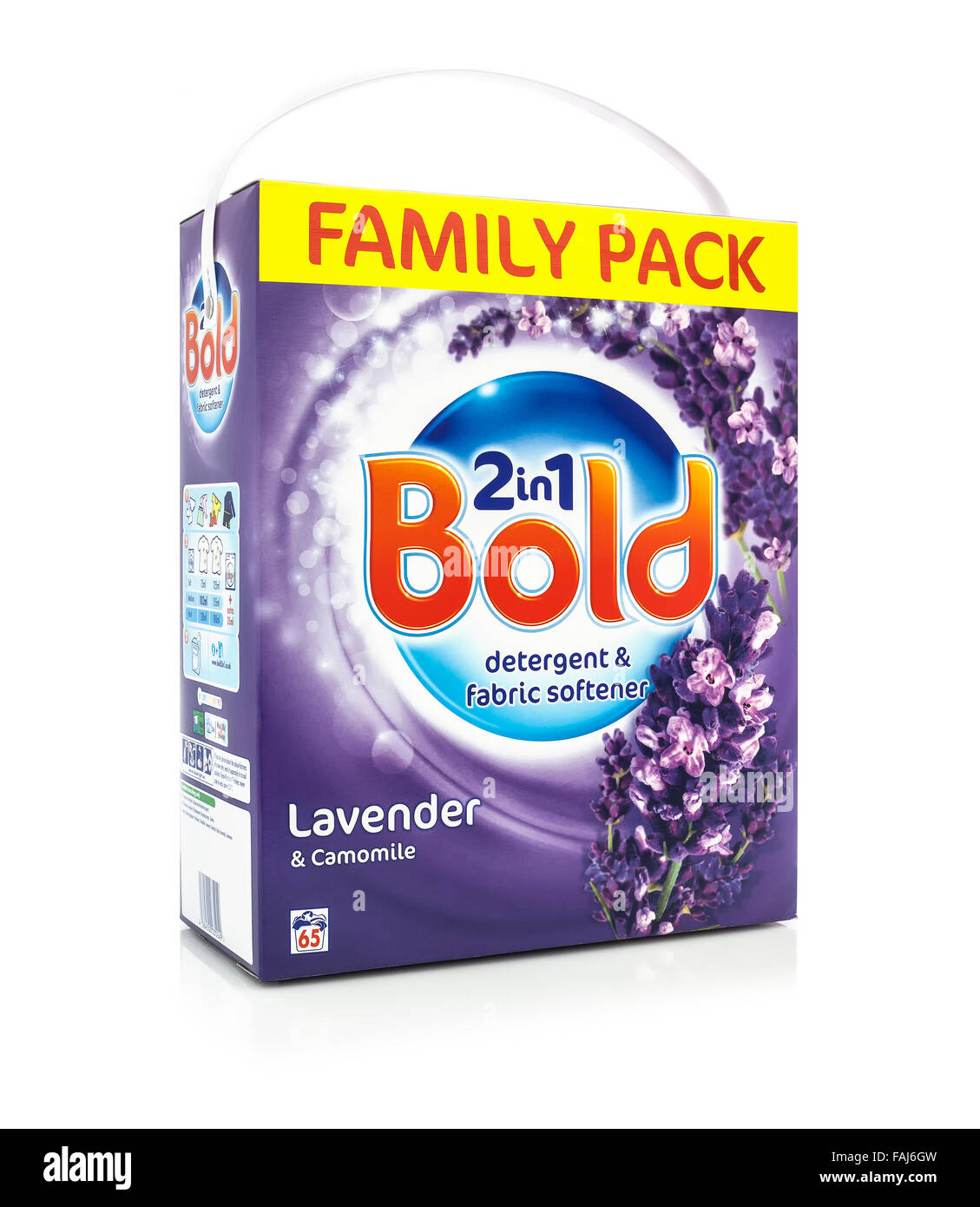 Pack famille de Bold 2 en 1 Lavande & Camomille détergent et l'assouplissant, Bold est fabriqué par Procter & Gamble Banque D'Images