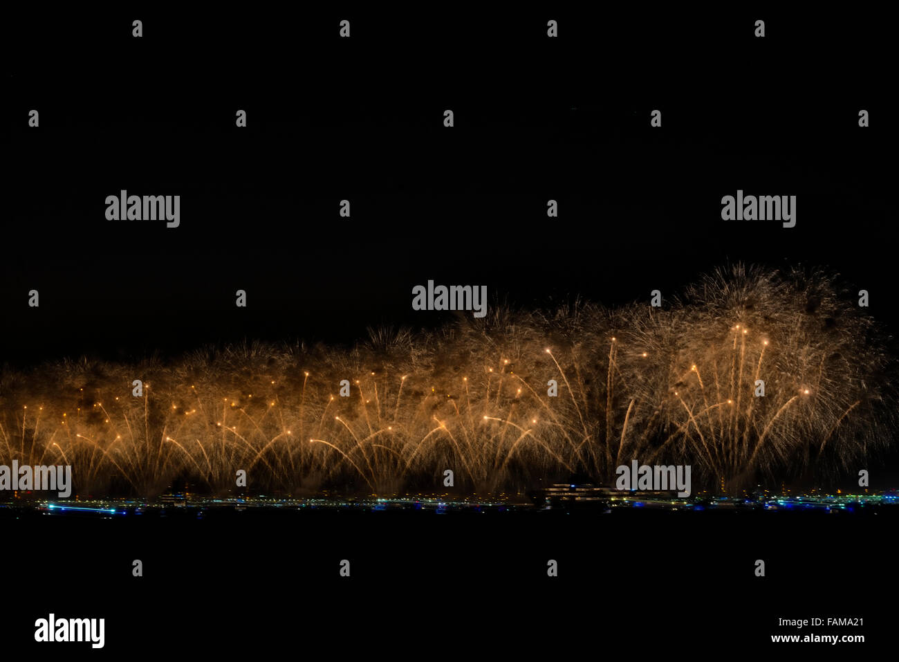 Nouvelle Année 2015 Fireworks dans DUBAÏ, ÉMIRATS ARABES UNIS Banque D'Images