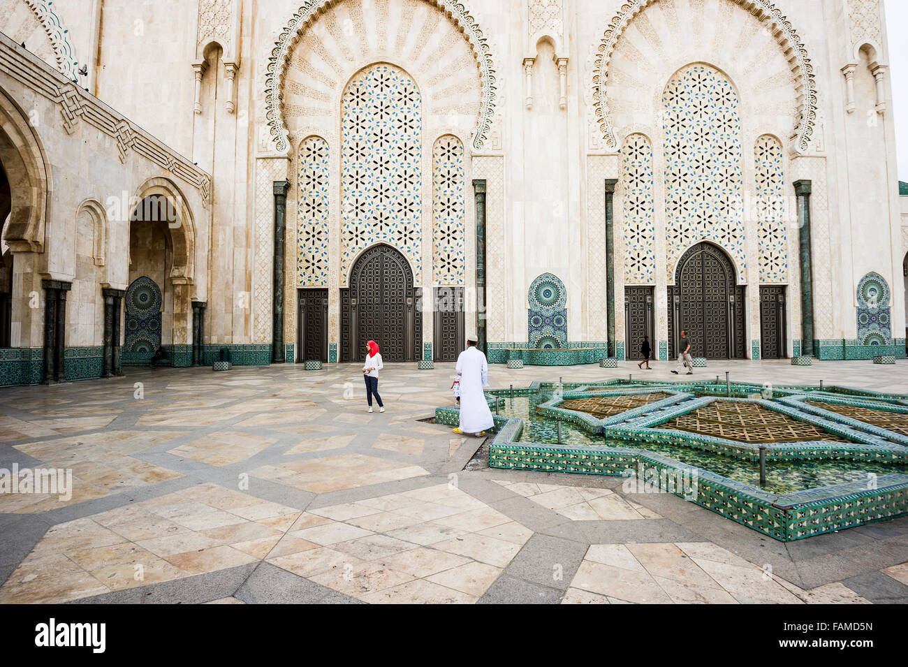 Cour de la Mosquée Hassan II, Casablanca, Maroc Banque D'Images