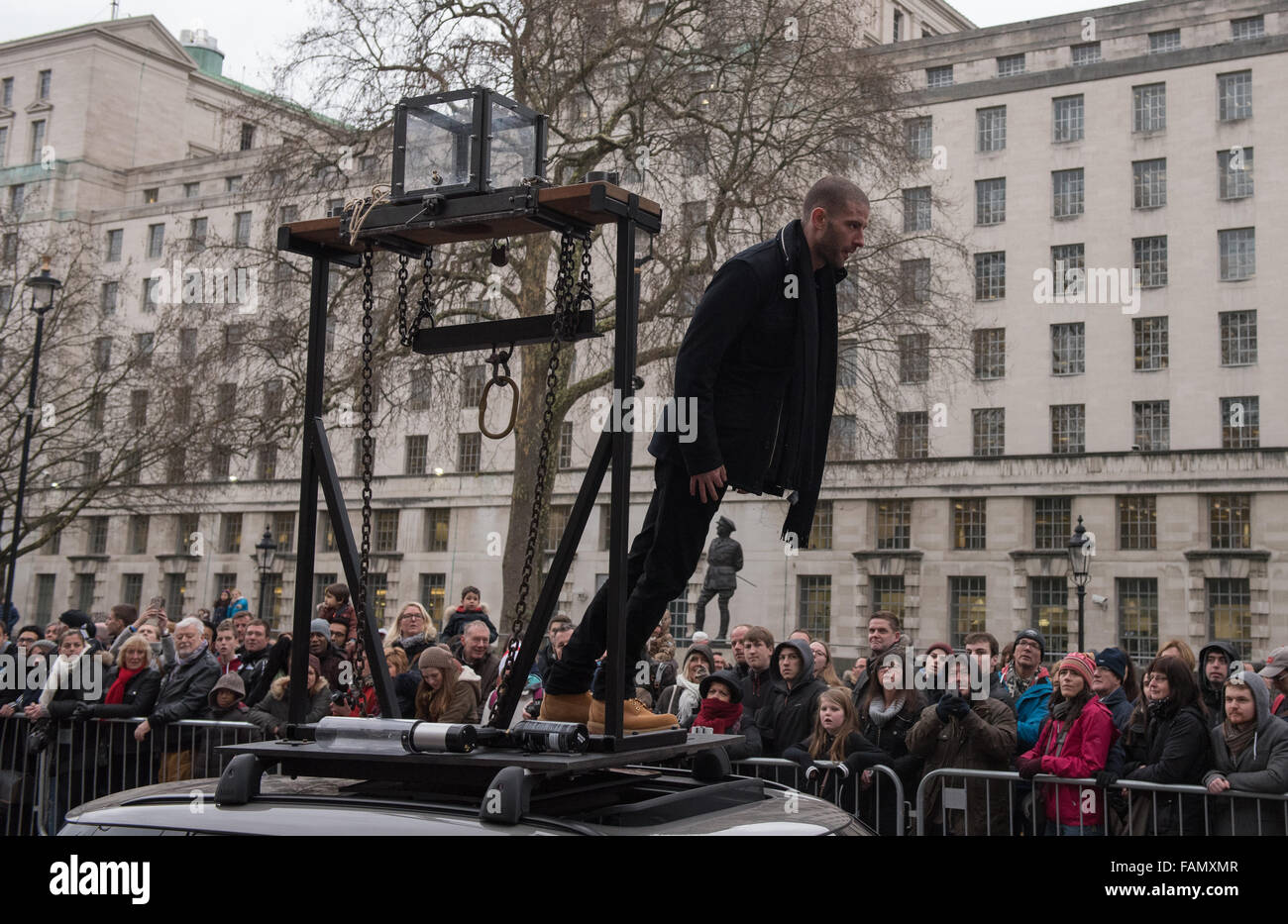 Londres, Royaume-Uni. 1er janvier 2016. Darcy Oake, illusionniste Parade du Nouvel An, London Crédit : Ian Davidson/Alamy Live News Banque D'Images