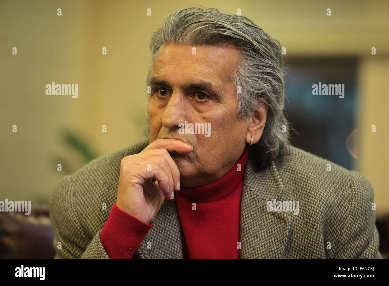 Kiev, Ukraine. 30Th Nov, 2015. Salvatore Cutugno 'toto' est un chanteur-compositeur pop italienne et musicien, lors d'une conférence de presse à Kiev. © Serhii Nuzhnenko/Pacific Press/Alamy Live News Banque D'Images