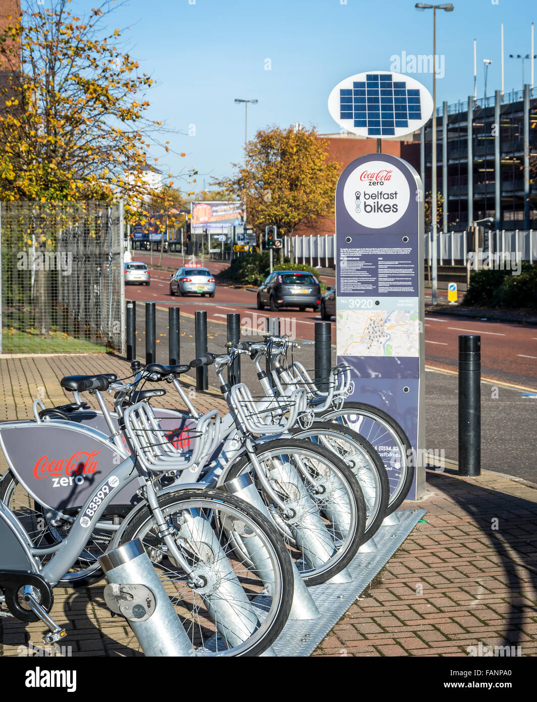 Une station de vélos près de Belfast City Centre Banque D'Images