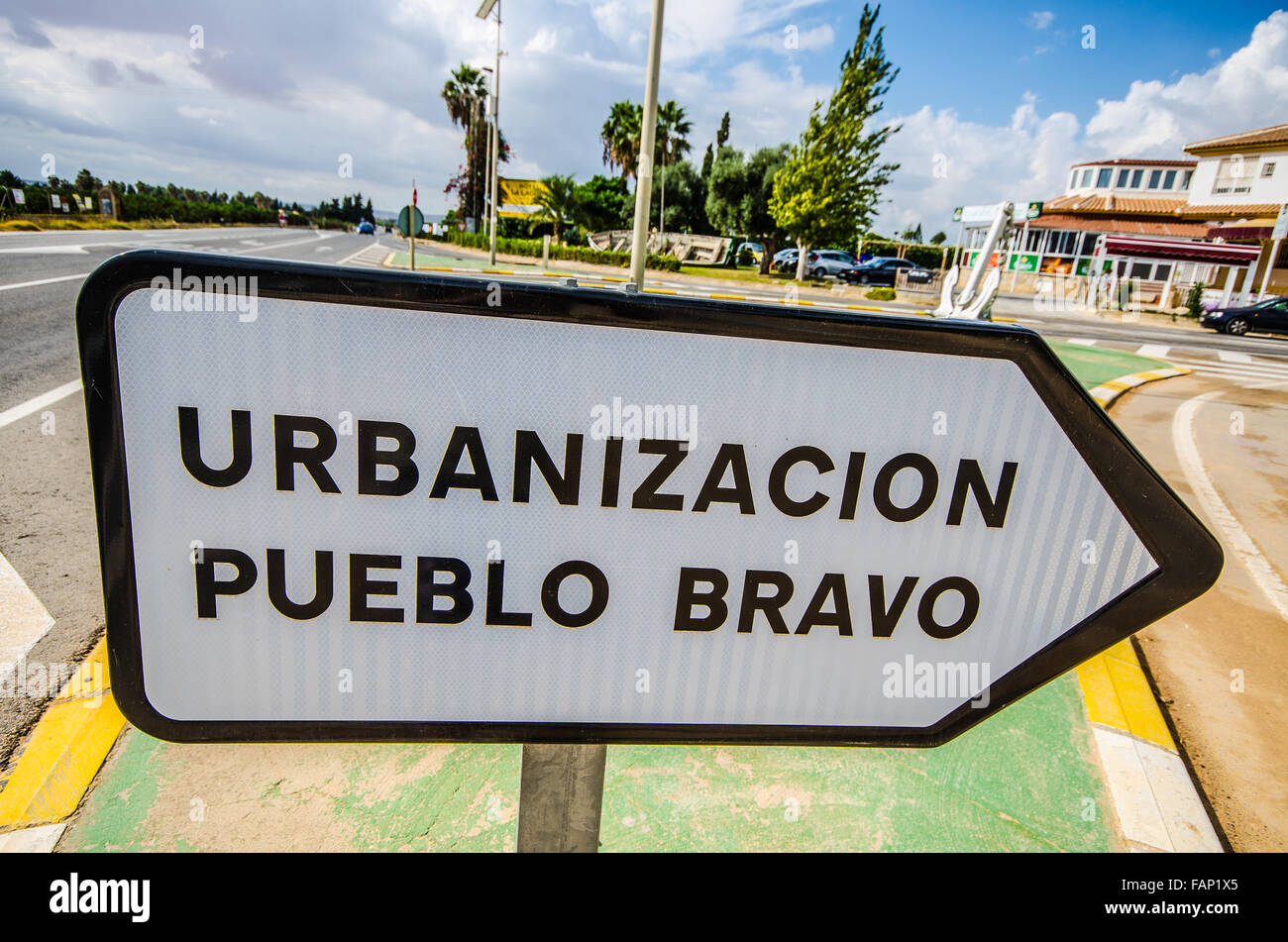 Pueblo Bravo est une zone résidentielle de Ciudad Quesada. C'est une ville très paisible à environ 5 minutes de la plage de Guardamar Banque D'Images
