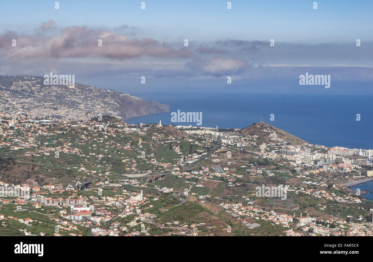 Madère - Cabo Girao, avec vue sur la falaise de la plate-forme au sol en verre. Vue sur Funchal. Banque D'Images