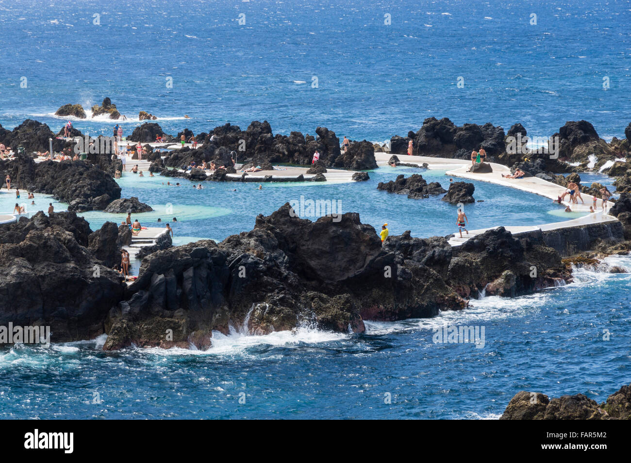 https www alamyimages fr photo image madere porto moniz mer piscines naturelles dans les rochers 92707778 html