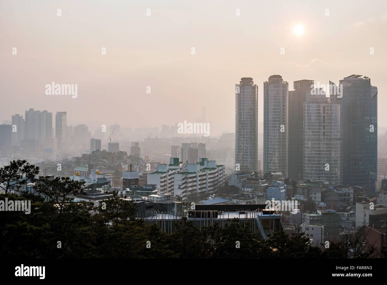 Le point de vue de Séoul du parc Namsan prendre au coucher du soleil Banque D'Images