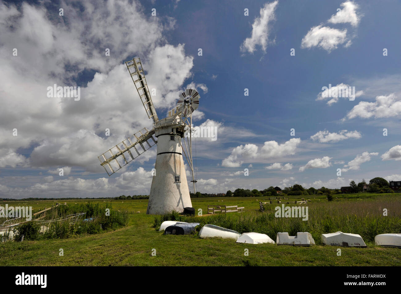 Thurne moulin sur les Norfolk Broads, construit comme un moulin de drainage en 1820 et situé à côté de la rivière Thurne. Banque D'Images