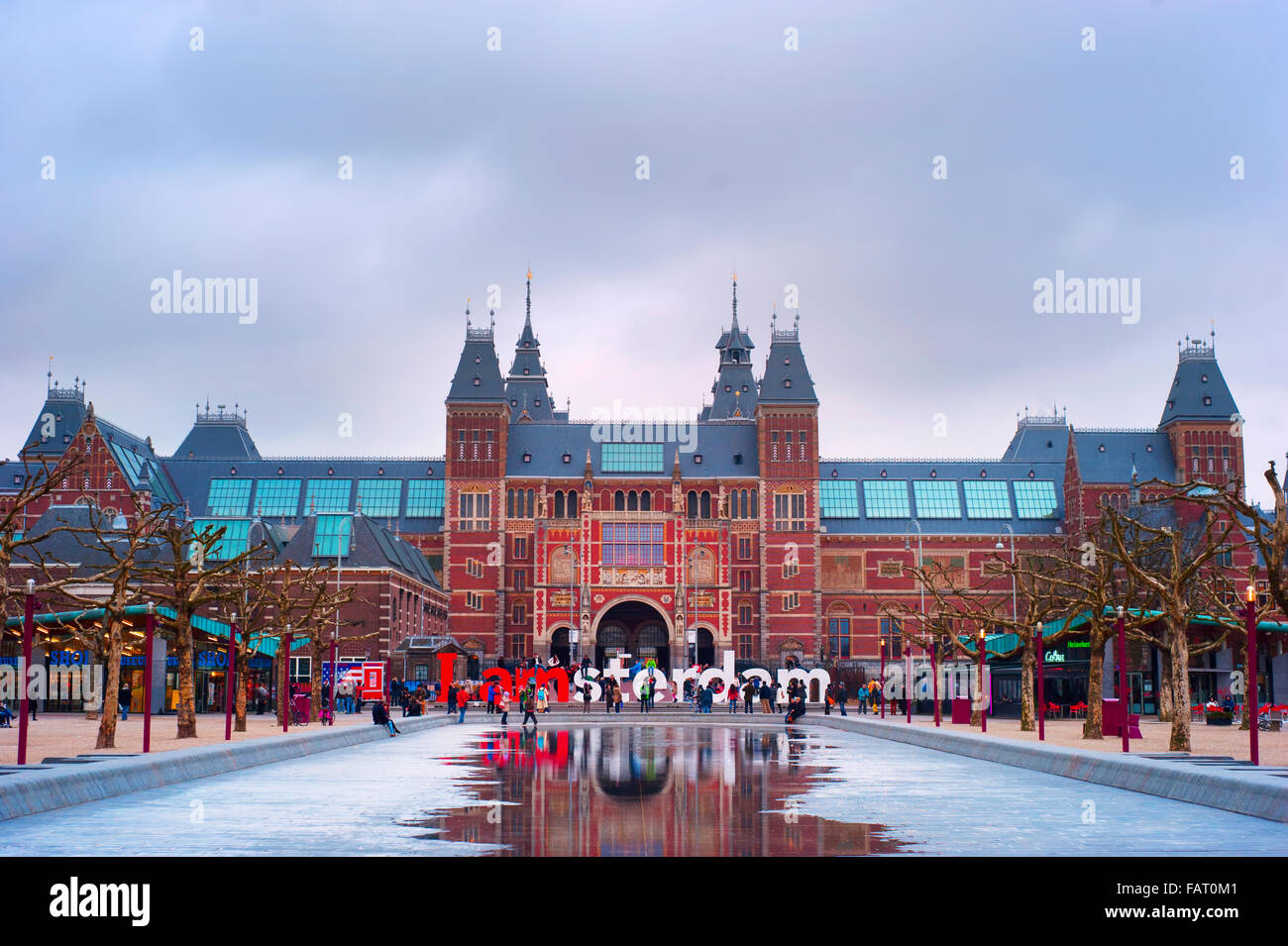 Le Rijksmuseum Amsterdam quartier des musées avec les Offres spéciales Iamsterdam mots. Banque D'Images
