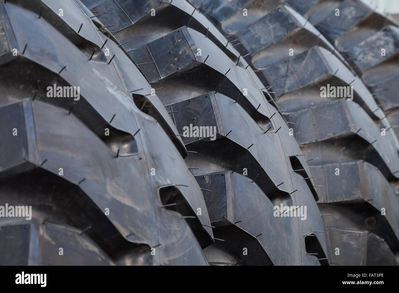Pile de pneus de camion au point sélective d'arrière-plan Banque D'Images